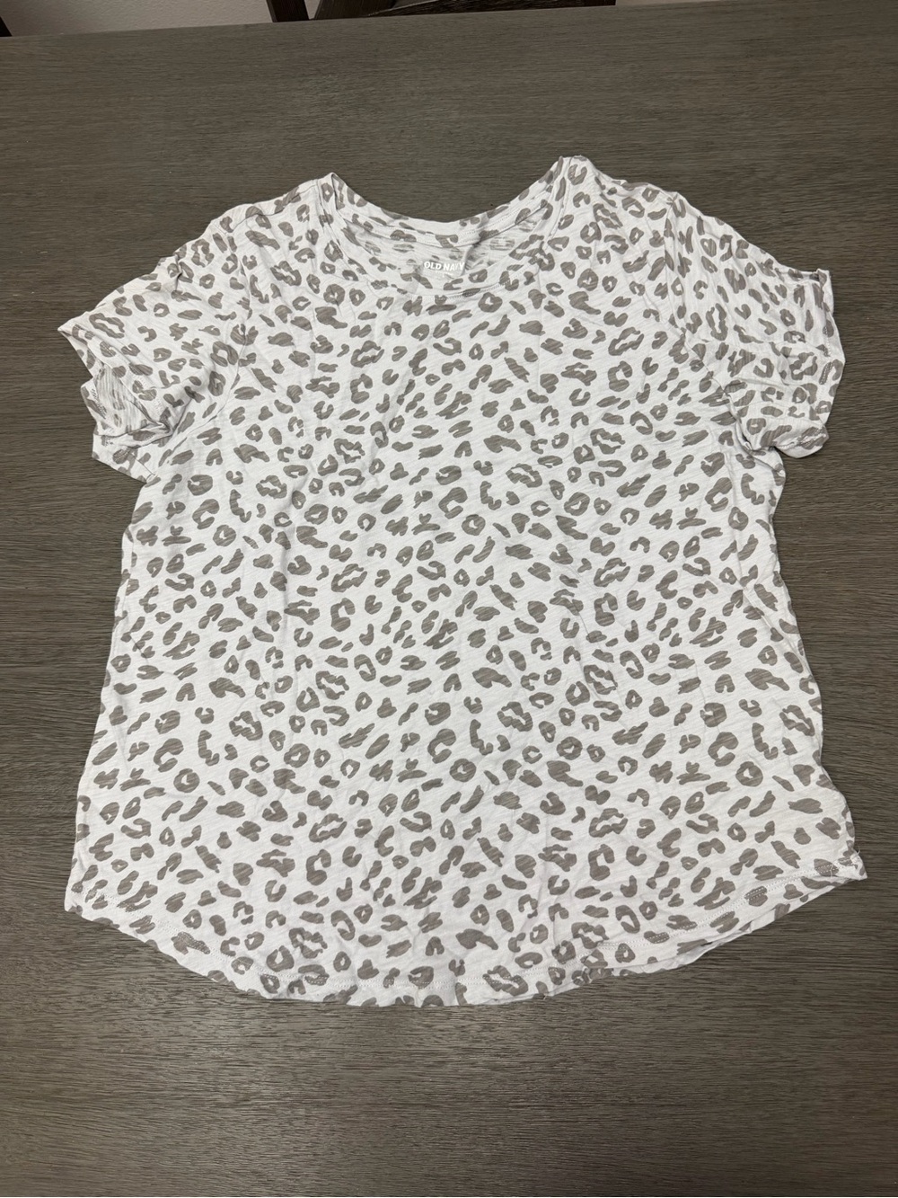 Old Navy White Short Sleeve Tee with Taupe Leopard Print